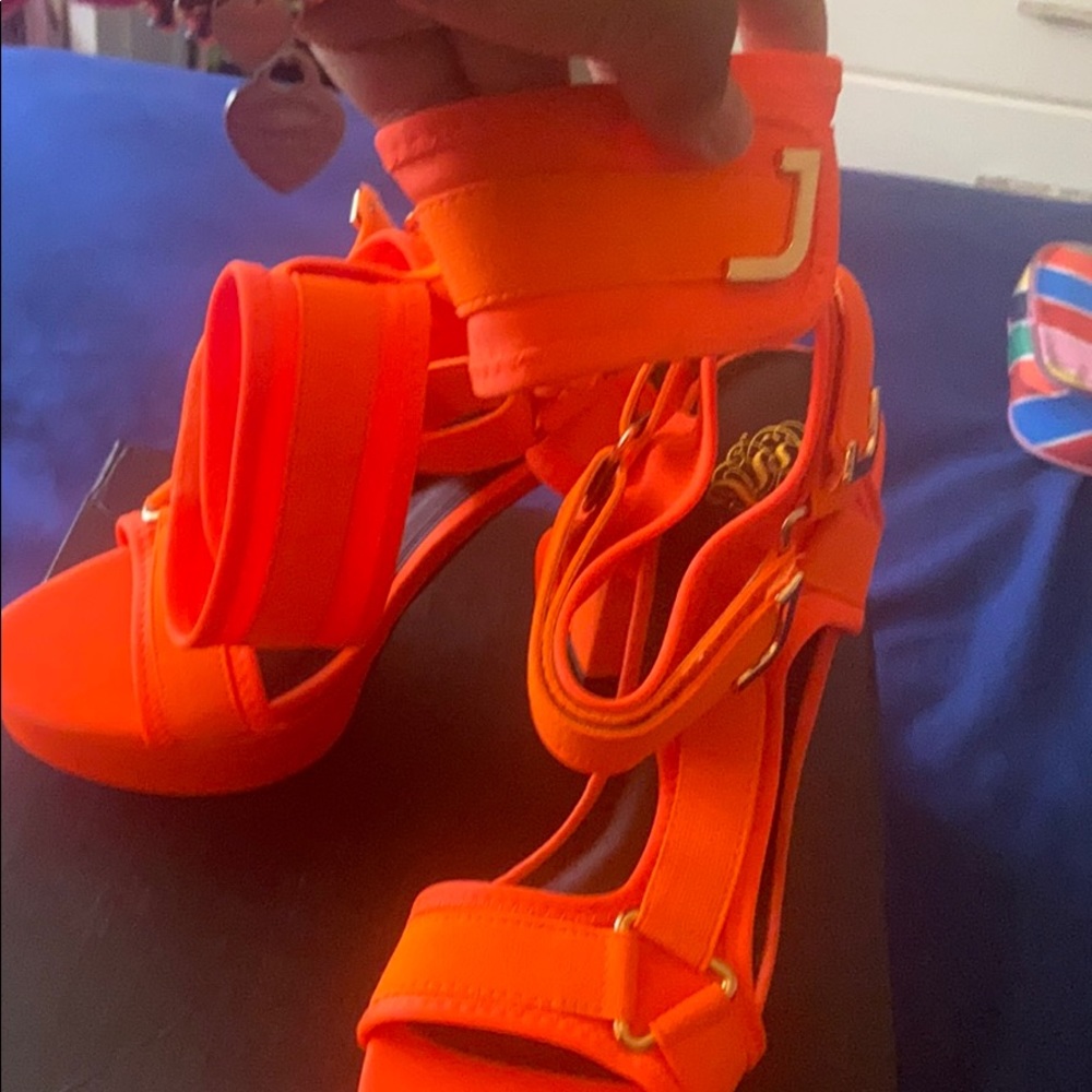 Orange heels - Picture 2 of 3